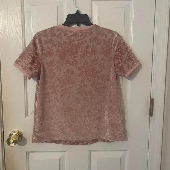 3/$15 a New Day Top - Picture 2 of 2